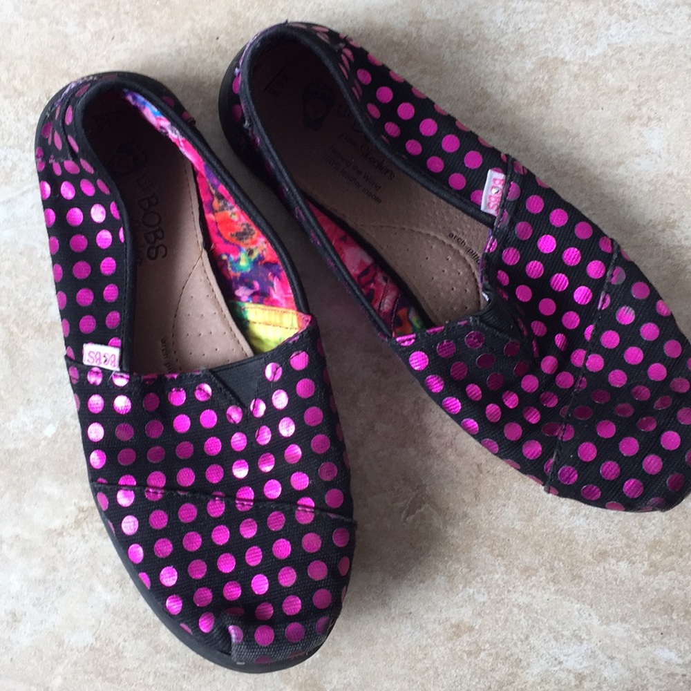 Girls Lil boobs from Skechers moccasins